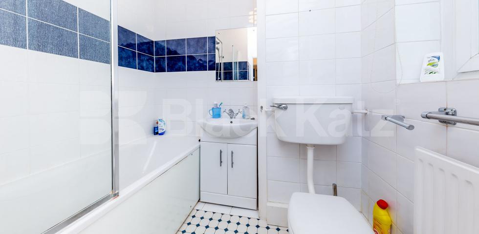 			MINS TO REGENTS PARK & EUSTON!, 1 Bedroom, 1 bath, 1 reception Flat			 Clarence Gardens, Euston